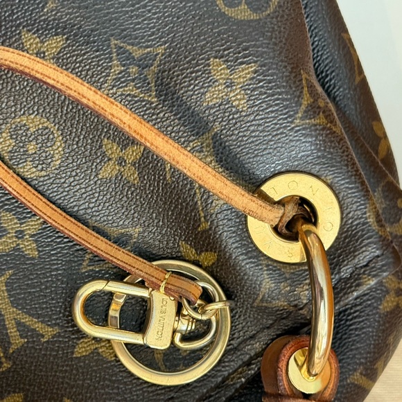 Louis Vuitton Monogram Artsy MM FULL INCLUSION ~ LV Box, LV Dust Bag and Cards - Picture 9 of 15
